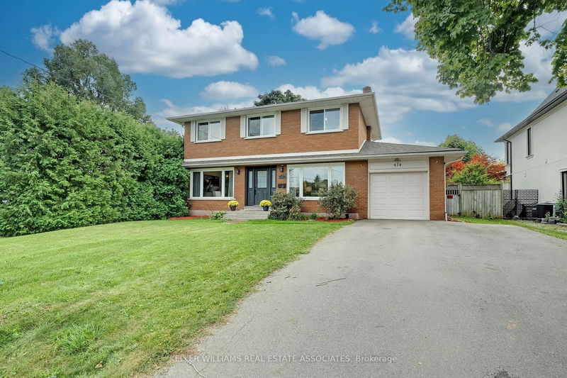 414 Southland Cres  Oakville, L6L 3N8 | Image 1