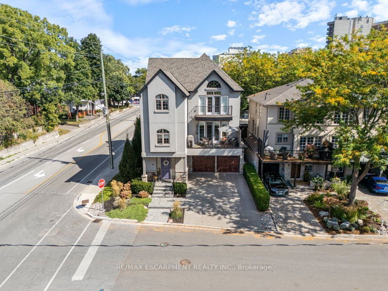 139 Wilson St  Oakville, L6K 3G9 | Image 2