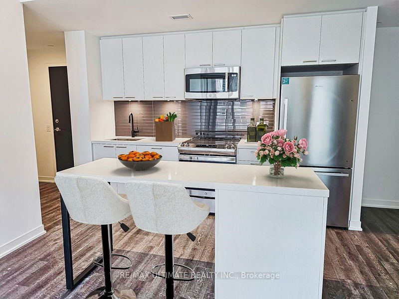 home for lease on 707-1808 St.Clair Avenue