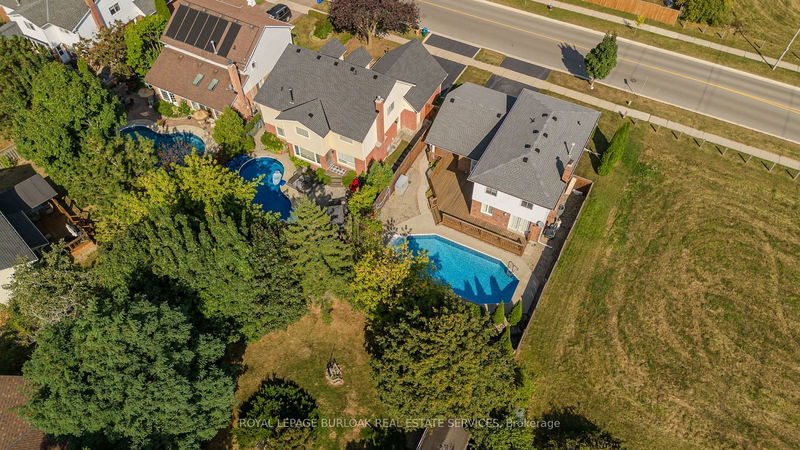 2090 Deer Run Ave  Burlington, L7M 2N8 | Image 10