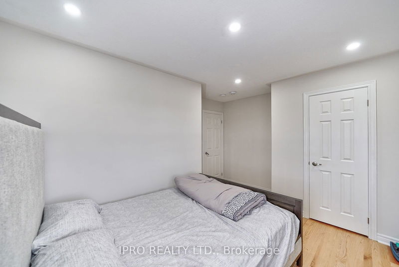 566 Bessborough Dr  Milton, L9T 8V9 | Image 24