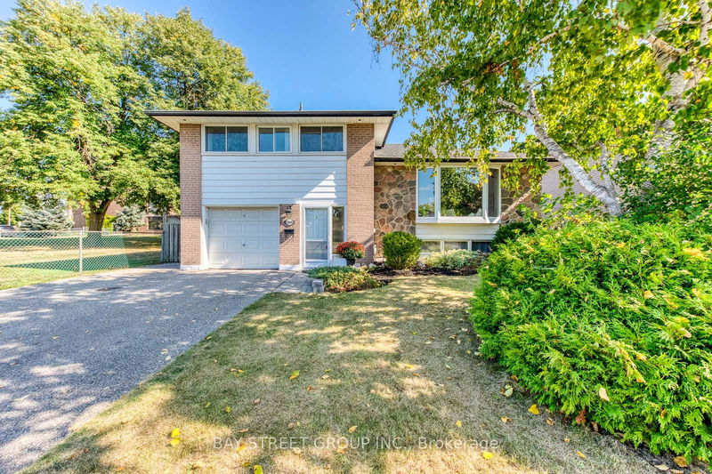 1349 Kelly Rd  Mississauga, L5J 3V1 | Image 1