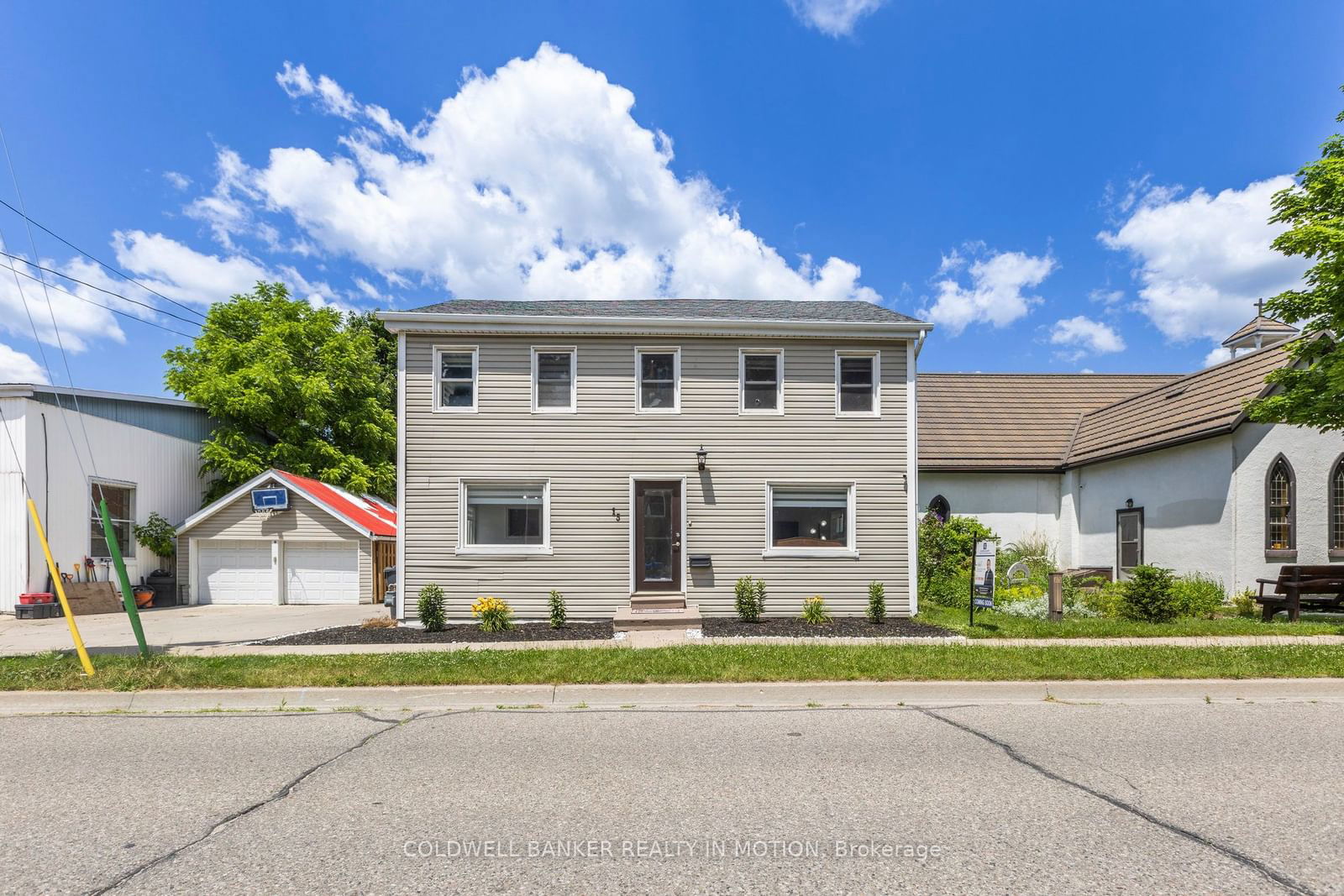 Building in 15 St Albans Drive