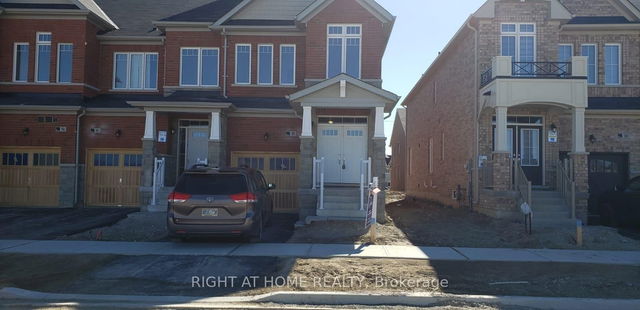 98 Royal Fern Crescent