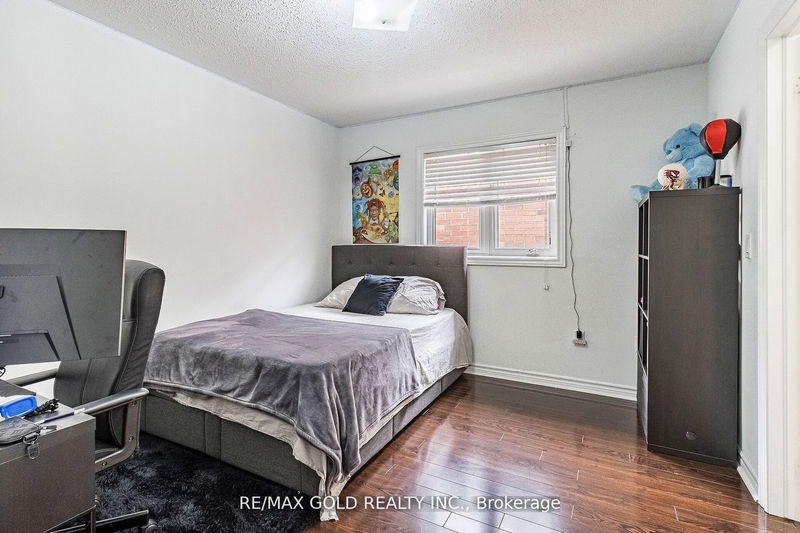 4 Mistletoe Pl  Brampton, L6Y 5V1 | Image 21