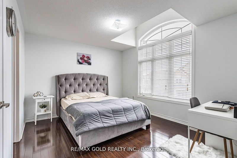 4 Mistletoe Pl  Brampton, L6Y 5V1 | Image 22