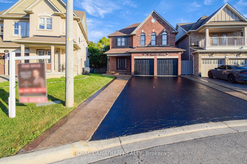 56 Stephanie Ave  Brampton, L6Y 0R8 | Image 2