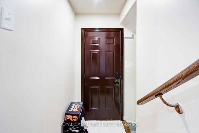 56 Stephanie Ave  Brampton, L6Y 0R8 | Image 37