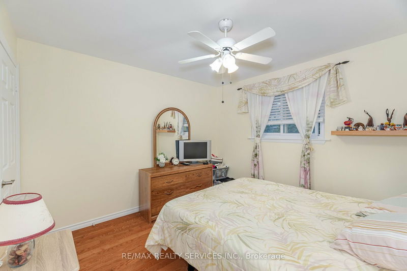 16 Montrose Pl  Brampton, L6S 2S8 | Image 23