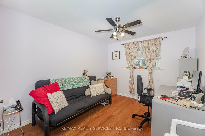 16 Montrose Pl  Brampton, L6S 2S8 | Image 24