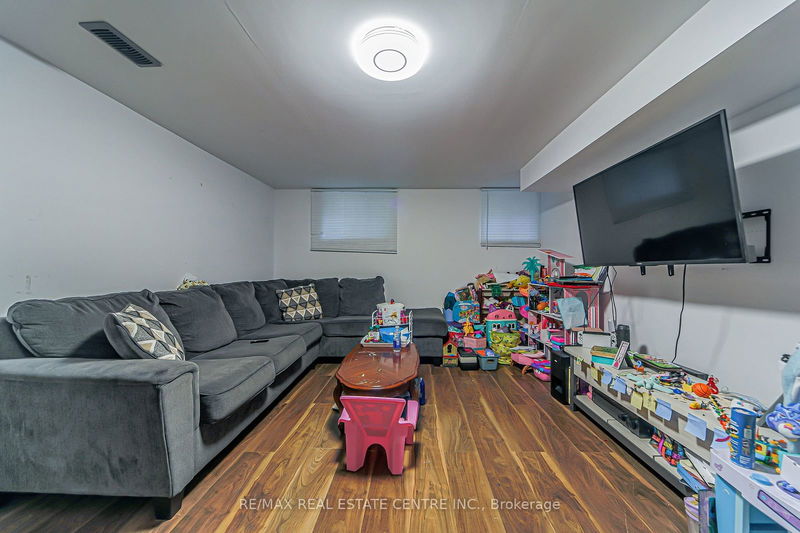 54 Outlook Garden Blvd  Toronto, M6N 4Z4 | Image 12