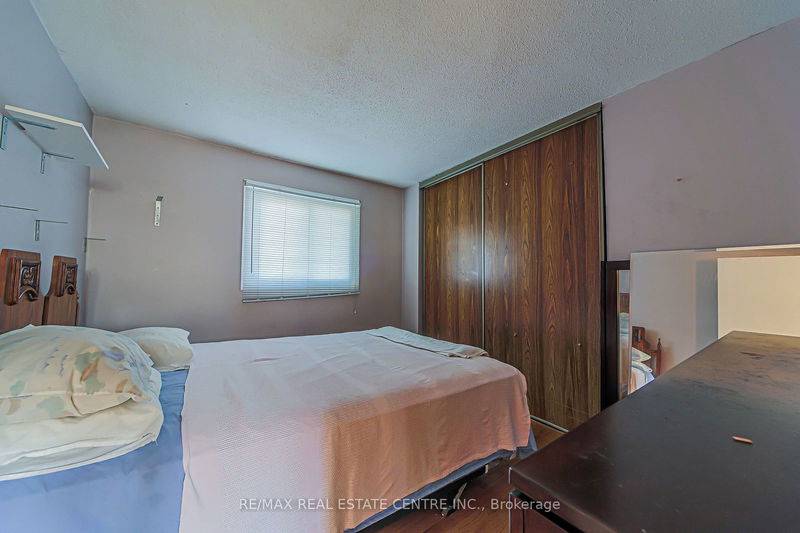 54 Outlook Garden Blvd  Toronto, M6N 4Z4 | Image 29