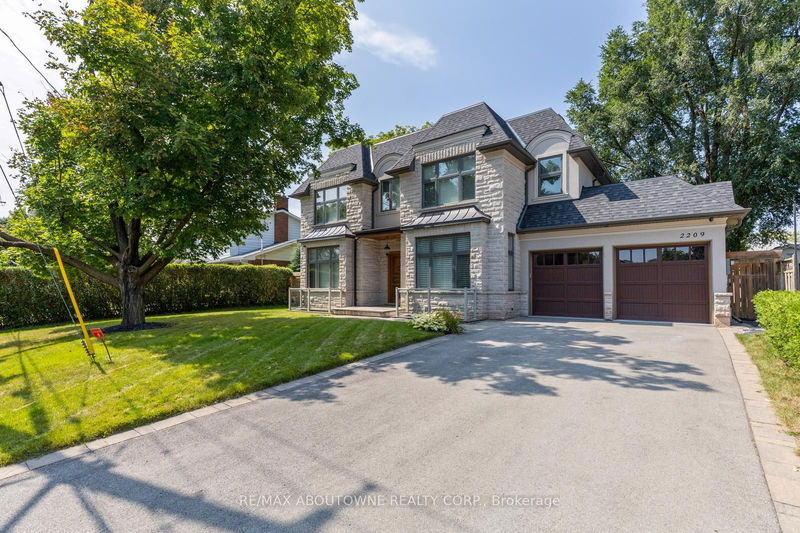 2209 Sloane Dr  Oakville, L6L 2N1 | Image 2