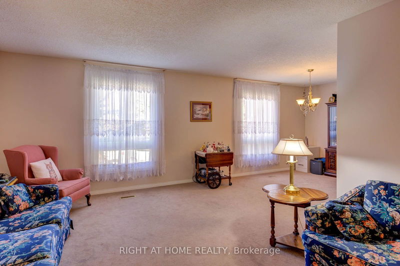 8 Fourth Ave  Orangeville, L9W 1G4 | Image 5