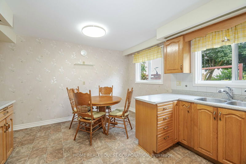 2277 Springfield Crt  Mississauga, L5K 1V3 | Image 12