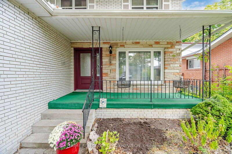 2277 Springfield Crt  Mississauga, L5K 1V3 | Image 4