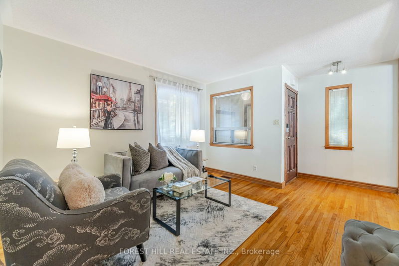 37 Acorn Ave  Toronto, M9B 3R1 | Image 2