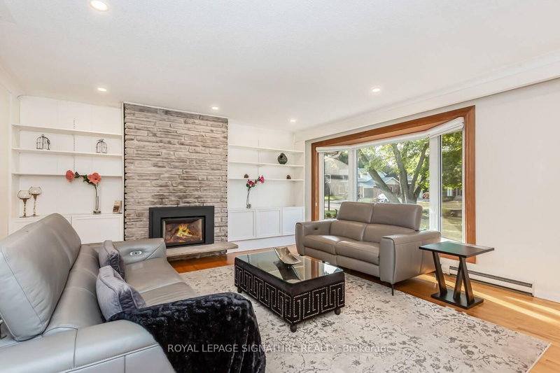 153 Ulster Dr S, Oakville, L6L 3P3 | Image 2