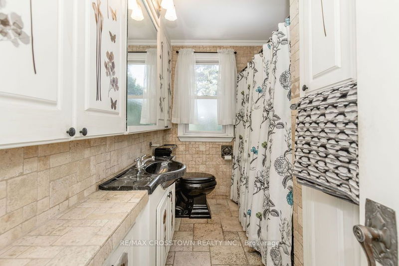 27 Riverview Hts  Toronto, M9P 2N3 | Image 21