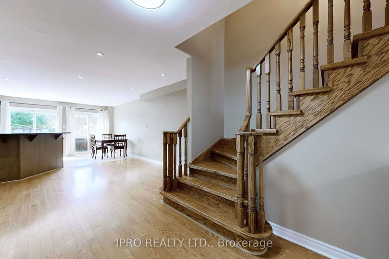 5426 Sweetgrass Gate  Mississauga, L5V 2N1 | Image 21