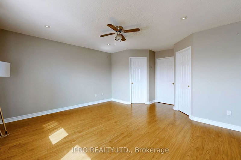 5426 Sweetgrass Gate  Mississauga, L5V 2N1 | Image 25