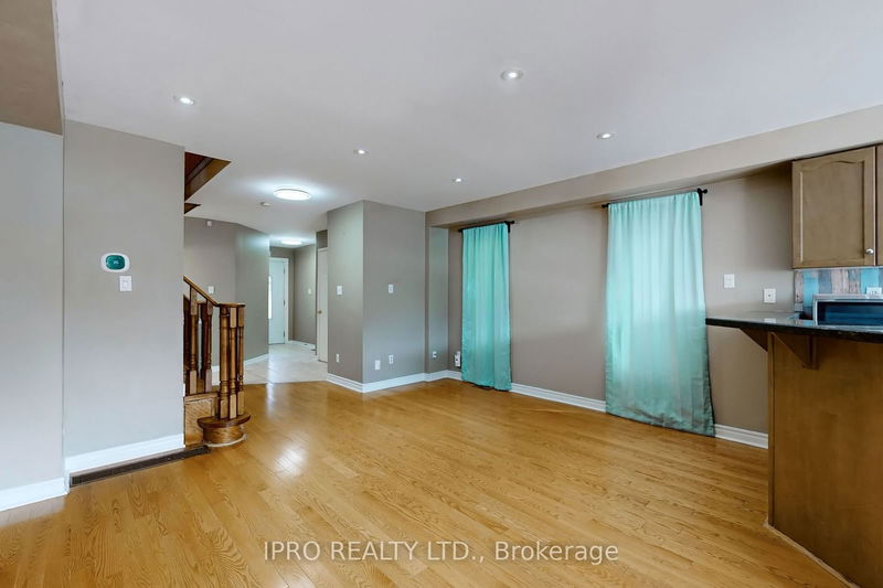 5426 Sweetgrass Gate  Mississauga, L5V 2N1 | Image 7