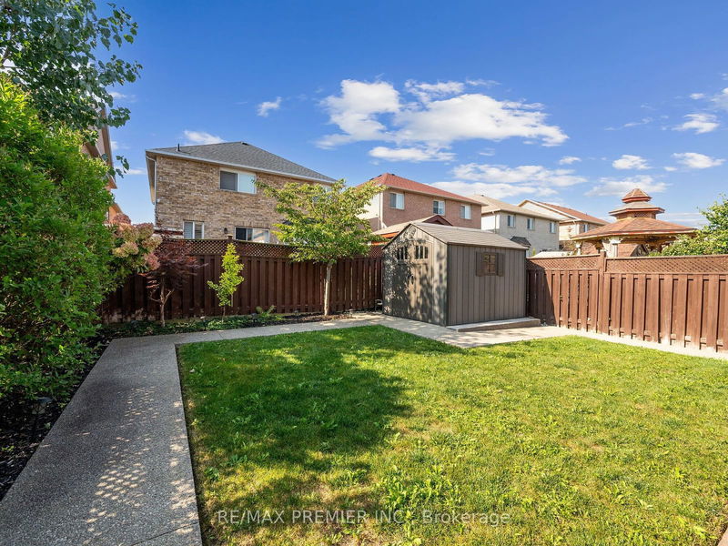 56 Fallstar Cres W Brampton, L7A 2J7 | Image 35