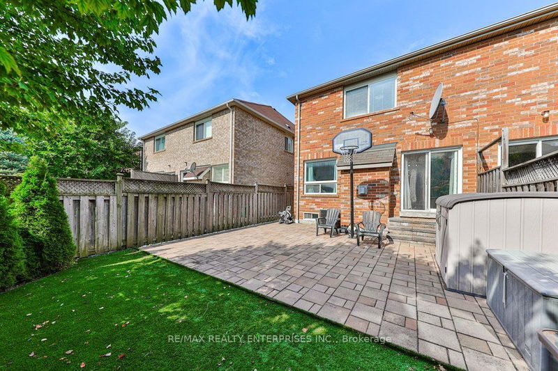 3898 Skyview St  Mississauga, L5M 8A4 | Image 33