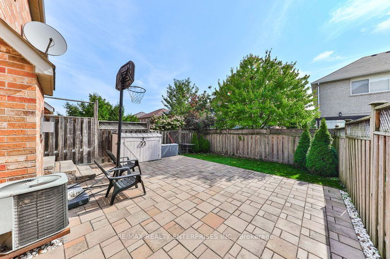 3898 Skyview St  Mississauga, L5M 8A4 | Image 35