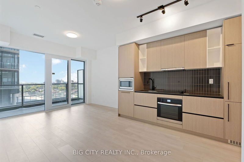 home for lease on 810-1285 Dupont Street