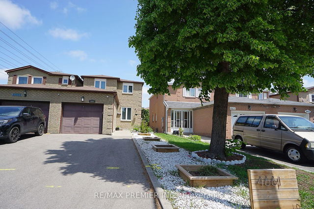 4661 Founders Walk