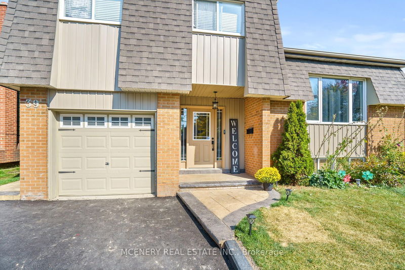 39 Newton Dr  Orangeville, L9W 3E3 | Image 3