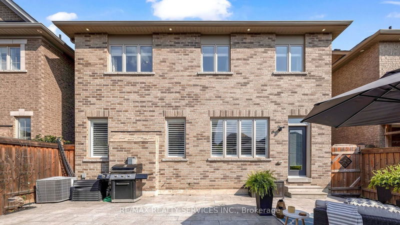 33 Midcrest Circ N Brampton, L6Y 0B7 | Image 39