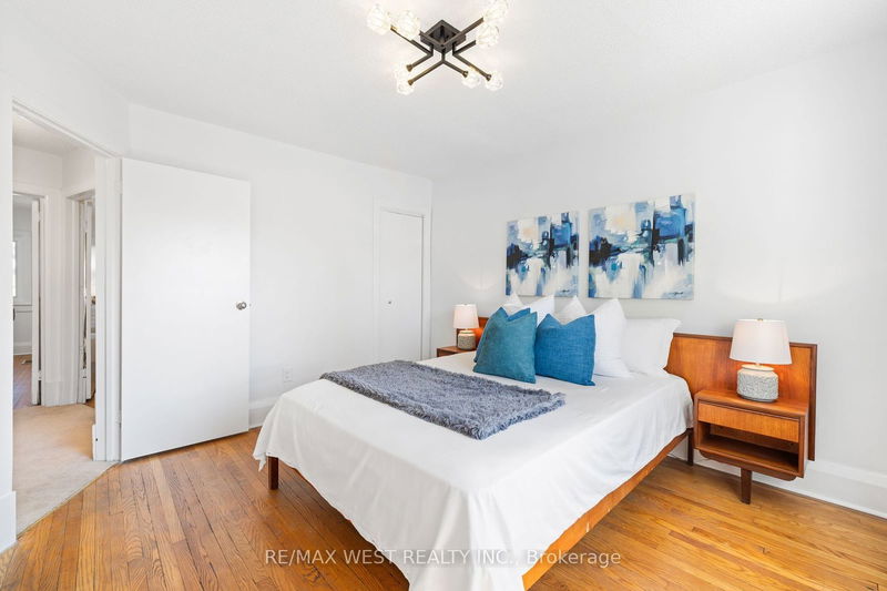 100 Runnymede Rd  Toronto, M6S 2Y3 | Image 13