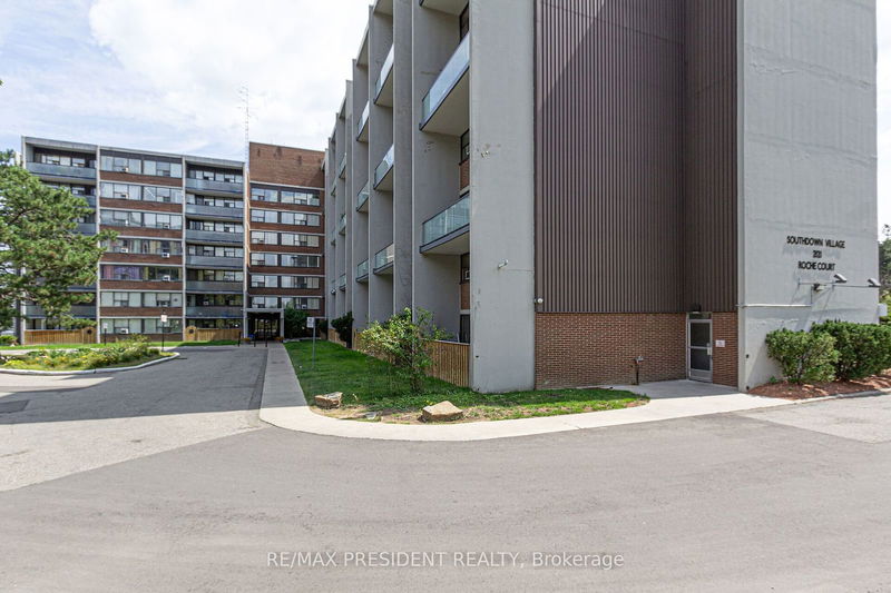 home for lease on 505-2121 Roche Court
