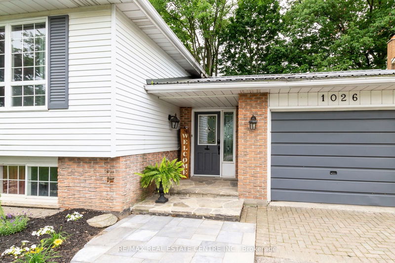 1026 St Matthews Ave  Burlington, L1T 2J4 | Image 2