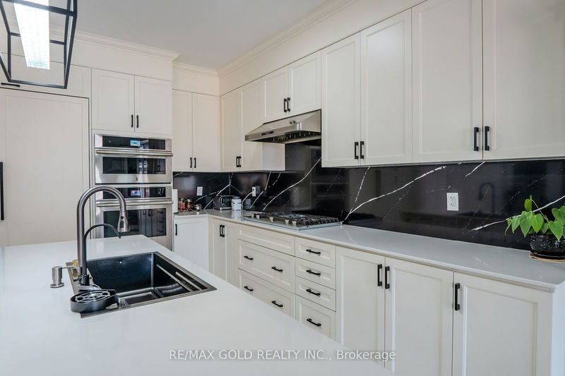 269 Thornbush Blvd  Brampton, L7A 5K1 | Image 26