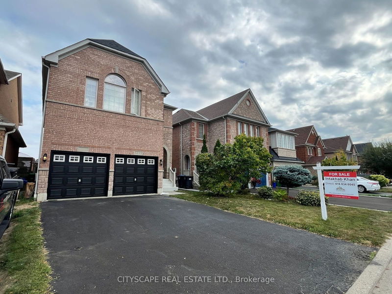 5033 Dubonet Dr  Mississauga, L5M 7X1 | Image 1