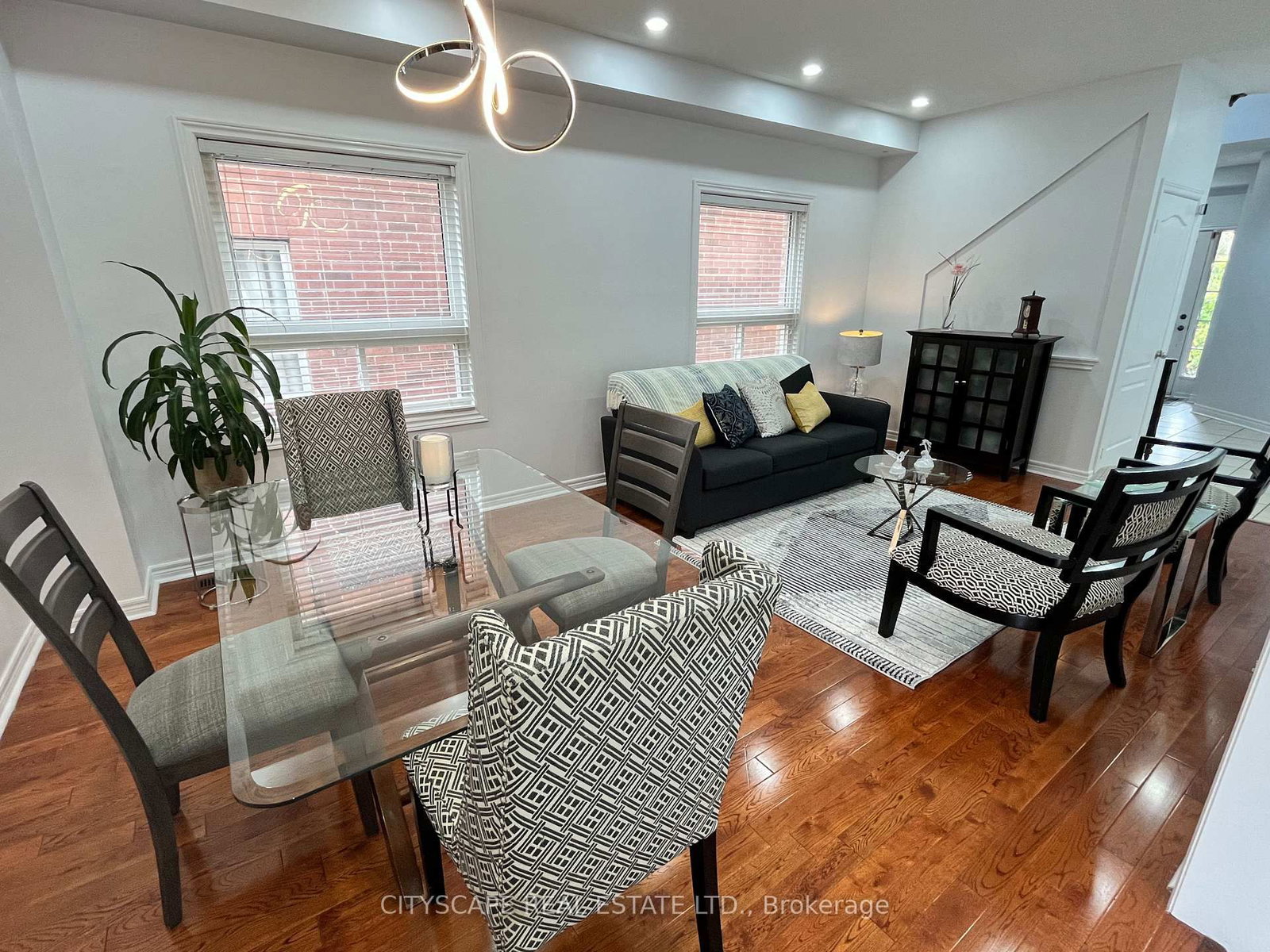 Listing Image 7