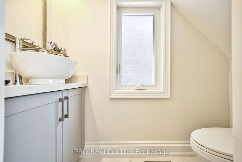 360 Glen Park Ave  Toronto, M6B 2E5 | Image 10