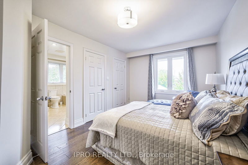 360 Glen Park Ave  Toronto, M6B 2E5 | Image 15