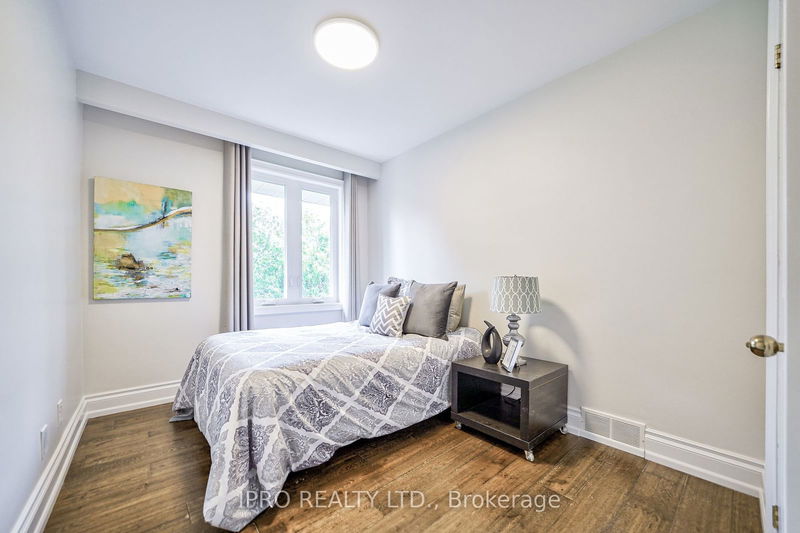 360 Glen Park Ave  Toronto, M6B 2E5 | Image 19