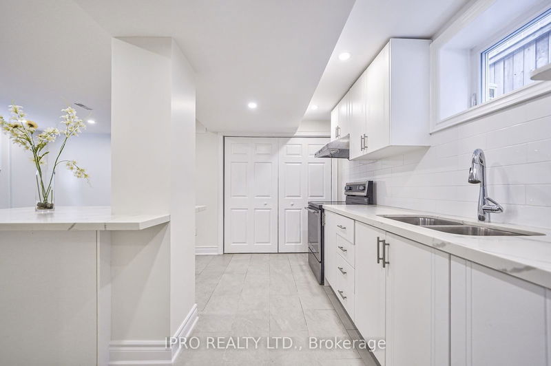 360 Glen Park Ave  Toronto, M6B 2E5 | Image 29