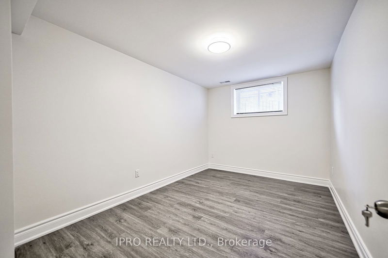 360 Glen Park Ave  Toronto, M6B 2E5 | Image 33