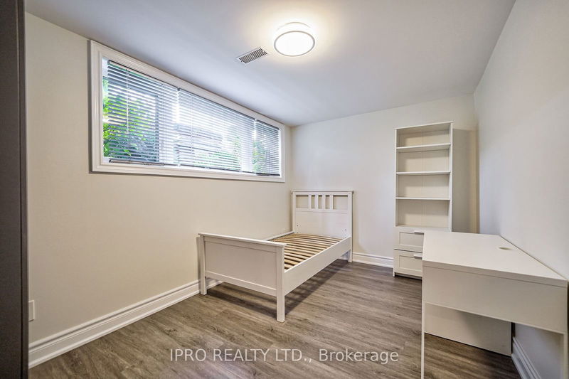 360 Glen Park Ave  Toronto, M6B 2E5 | Image 35