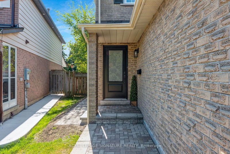 6962 Harris Rd  Mississauga, L5N 4Y9 | Image 2