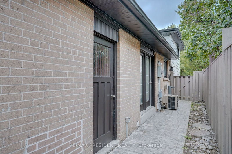 258 Bartley Bull Pkwy  Brampton, L6W 2L3 | Image 32