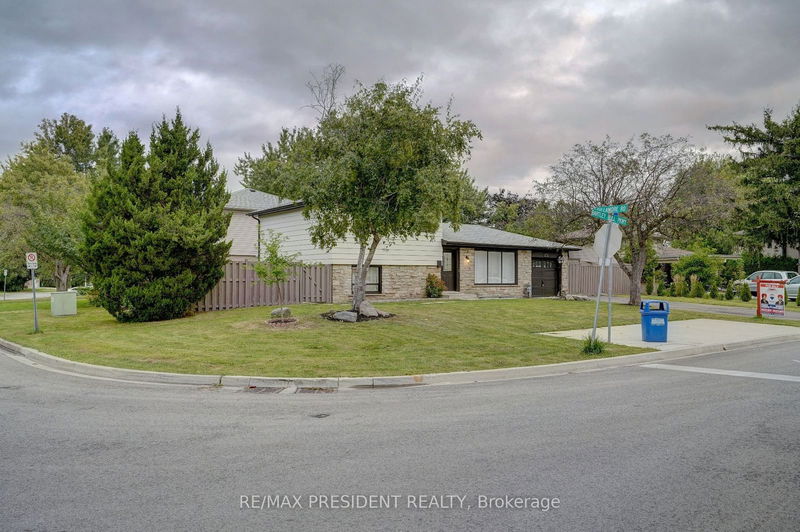 258 Bartley Bull Pkwy  Brampton, L6W 2L3 | Image 4