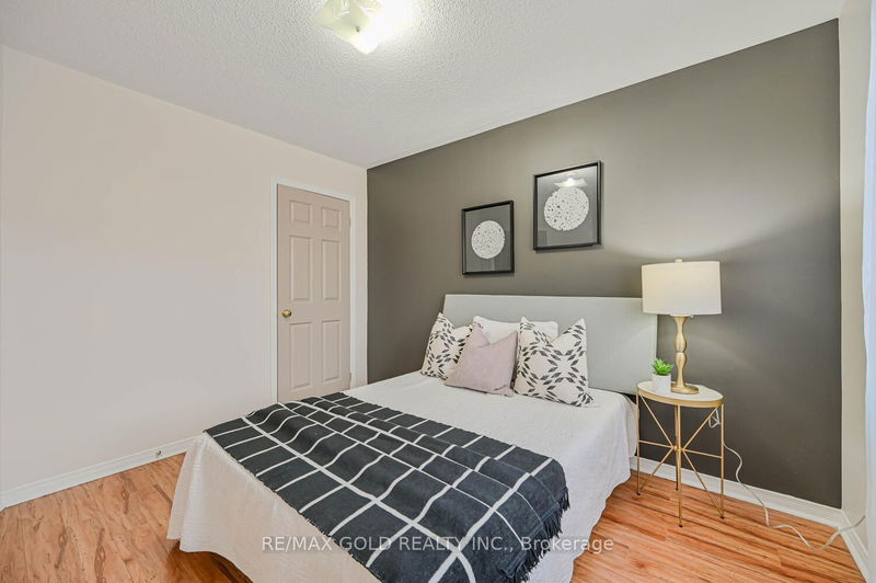 8 Rockgarden Tr  Brampton, L6R 3M9 | Image 25