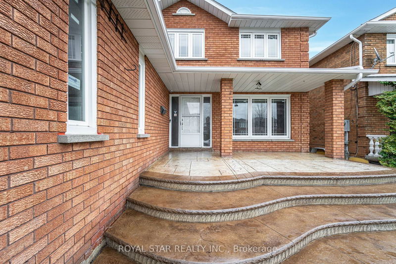 10 Hedgerow Ave  Brampton, L6Y 3C6 | Image 3